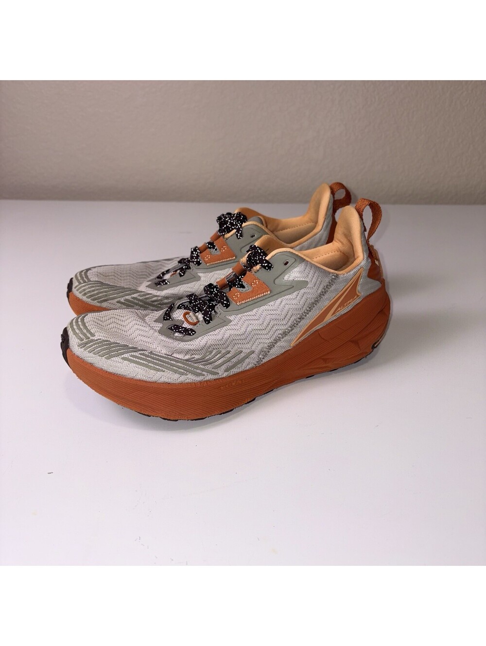 Altra Experience Wild Men’s Size 10 Gray Orange Trail Running Hiking Shoes